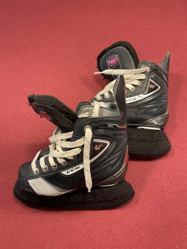 Youth CCM U+ Crazy Light Regular Width Size 11 Hockey Skates
