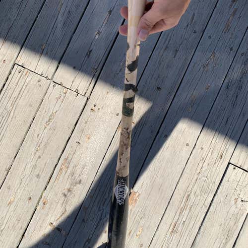 Used Wood Trout (-3) 30 oz 33" Bat