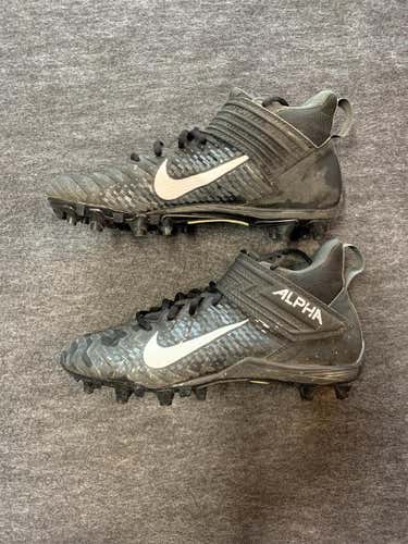 Nike Men's Alpha Menace Varsity 2 Football Cleats