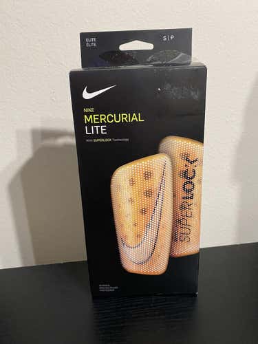 Nike Mercurial Lite Superlock Soccer Shin Guard Size Small.