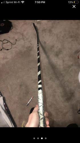 Senior Right Handed Mid Pattern Hockey Stick