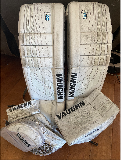 White Used Intermediate 30" Vaughn Regular VE8 Goalie Full Set