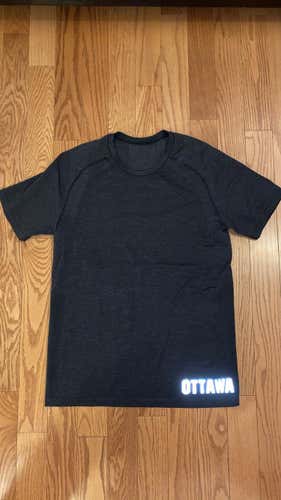 Ottawa Senators Team Issue Lululemon Metal Vent Tech Shirt (Men's Medium Gray)