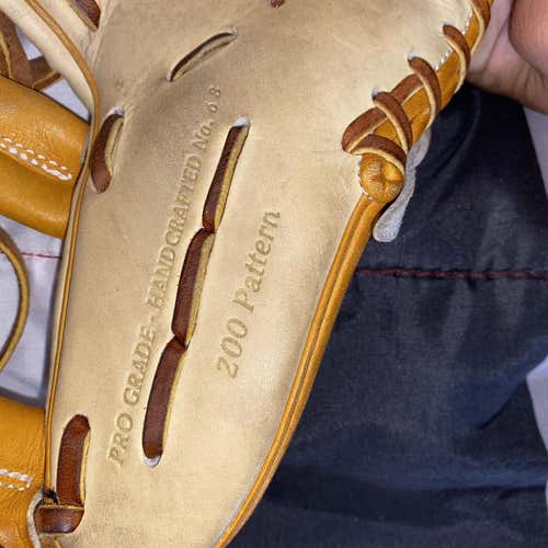 High School/College Infield Heart of the Hide 11.5" Baseball Glove