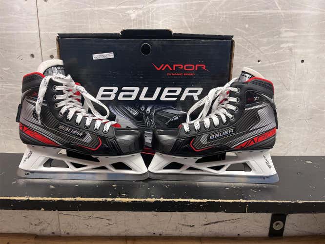 Senior Bauer Vapor x2.7 Regular Width Size 9 Goalie Skates