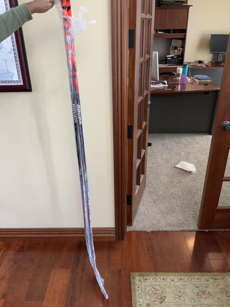 New Senior Bauer Right Handed Vapor FlyLite Hockey Stick Mid Pattern