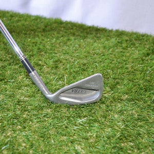 Wilson	Ultra System 45 	6 Iron	Right Handed	37.75"	Steel	Stiff	New Grip
