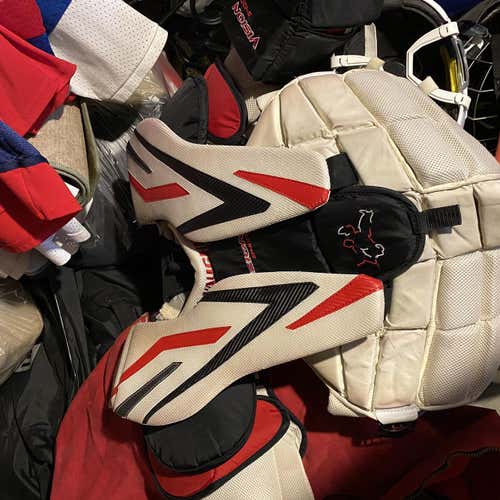 Senior Medium Vaughn Vision 9400 Goalie Chest Protector