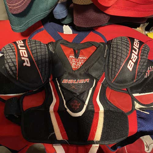 Used Small Bauer Vapor X40 Shoulder Pads