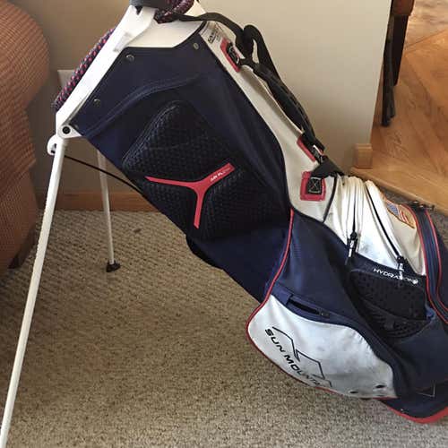 Used Sun Mountain Carry Bag