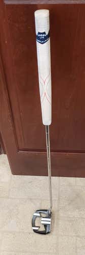 Used Women's Odyssey Right Handed Mallet White Ice Mini T Putter 31"