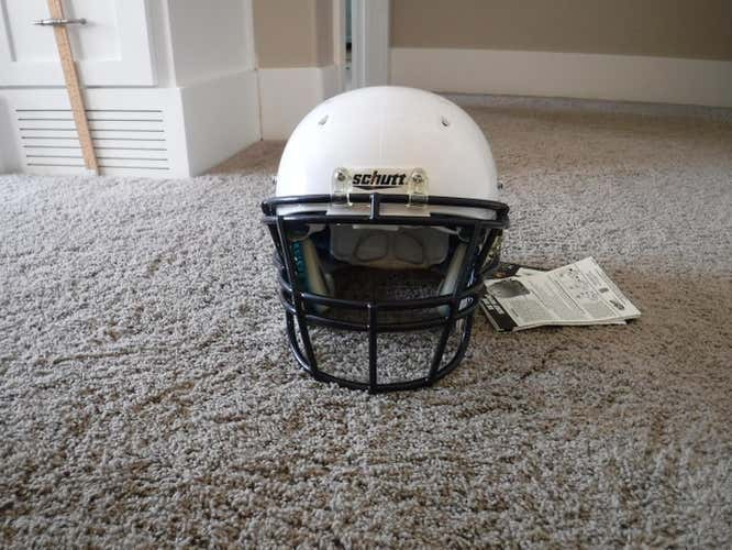 White Used Adult Large Schutt DNA Pro + Helmet
