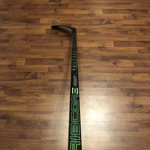 BRAND NEW CCM TRIGGER 5 PRO RIGHT P28 FLEX 75