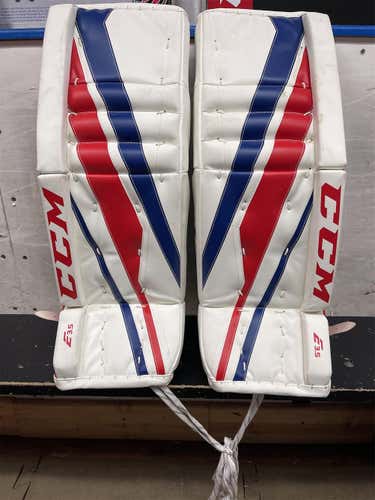 Junior 28" CCM Extreme Flex E3.5 Goalie Leg Pads