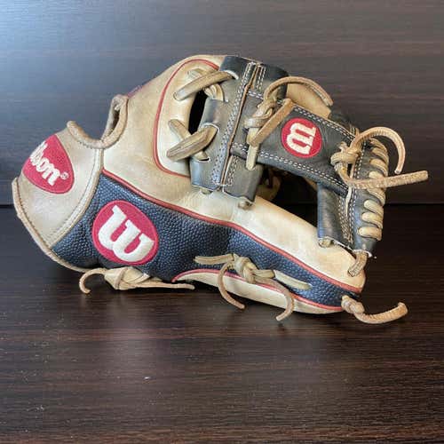 High School/College Infield A2000 11.5" Baseball Glove