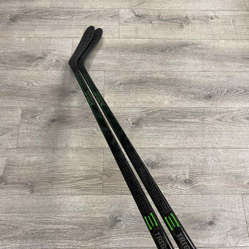 *Like New* 2 Pack Ccm Ribcor Trigger 5 Pro 75 Flex P28