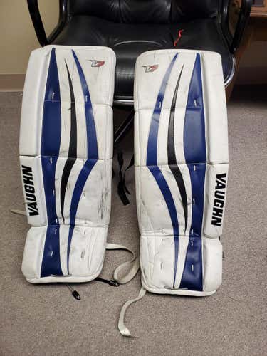 White Used Junior 26" Vaughn Vaughn V7 XR Goalie Leg Pads
