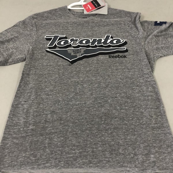 Gray Adult Small Reebok Shirts