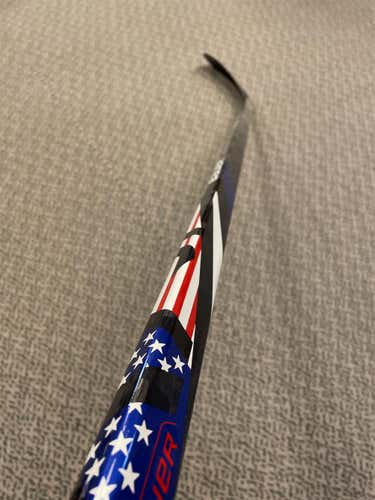 Senior Right Handed Vapor FlyLite P92M 87 Flex Hockey Stick