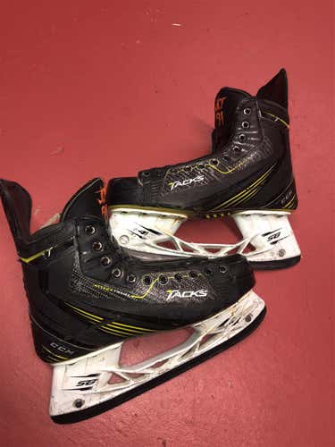 Senior CCM Tacks Pro Stock Size 10 Hockey Skates