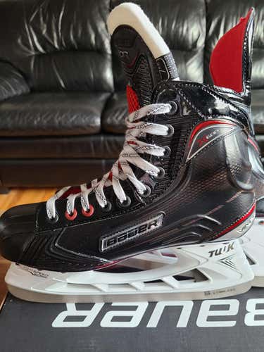 New Senior Bauer Vapor X700 Skates EE Wide Size 7