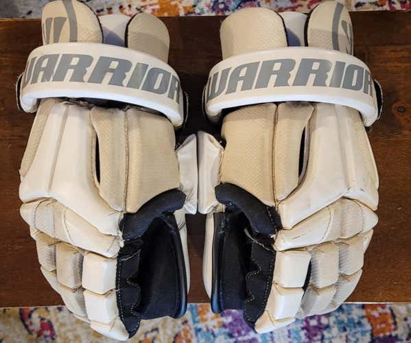 White Used Goalie Warrior Burn Lacrosse Gloves 10"