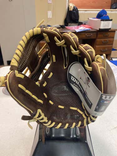 New Right Hand Throw A1000 11.5" Baseball Glove