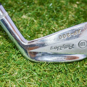 Wilson	Patty Berg XP-300	3 Iron	Right Handed	37.25"	Steel	Stiff	New Grip