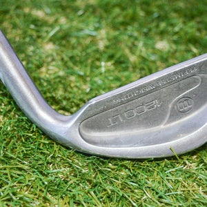 Wilson	1200 LT	4 Iron	Right Handed	38.25"	Steel	Stiff	New Grip