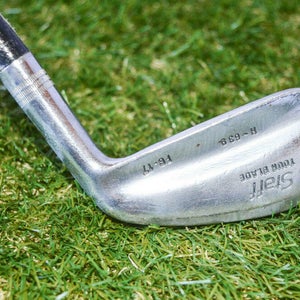 Wilson	Staff Tour Blade	4 Iron	Right Handed	38.25"	Steel	Stiff	New Grip