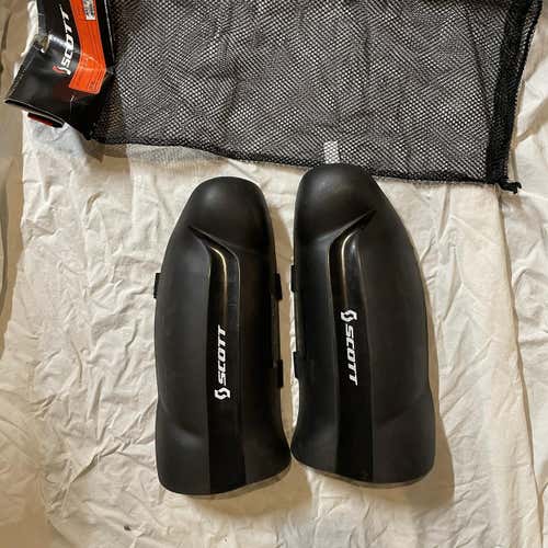 Shin Guards New One Size Fits All Scott Shin Guard