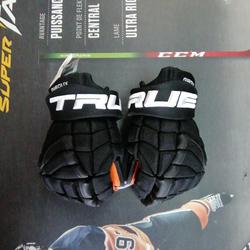 Giroux 13" New True XC9 Gloves Pro Stock