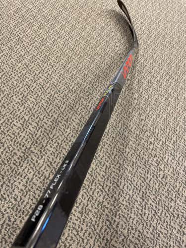 Senior Right Handed Vapor FlyLite P28 77 Flex Hockey Stick