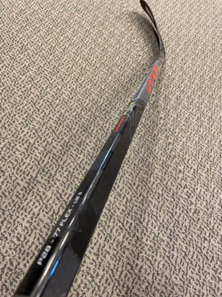 Senior Right Handed Vapor FlyLite P28 77 Flex Hockey Stick