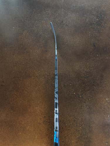Senior Right Handed Nexus 2N Pro Mid Pattern Pro Stock Hockey Stick
