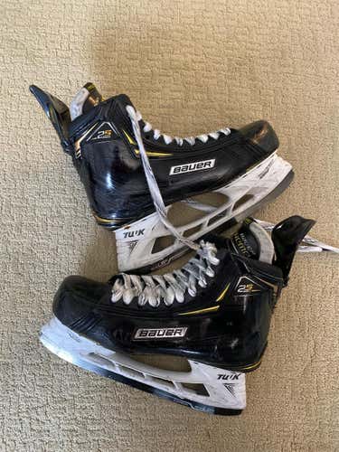 Senior Bauer Supreme 2S Pro Wide Width Pro Stock Size 9.5 Hockey Skates