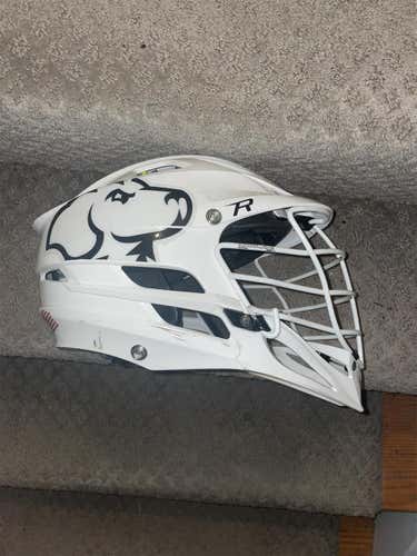 White Adult Player's Cascade R Helmet
