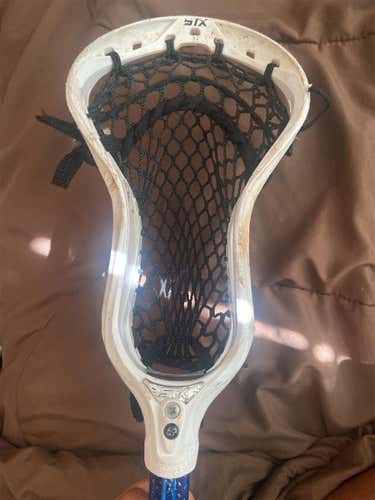 White Used Attack & Midfield Strung Surgeon 700 Head