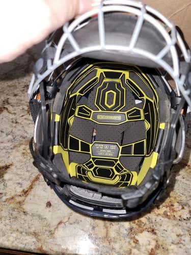 Blue Used Youth Bauer Re-Akt 100 Helmet