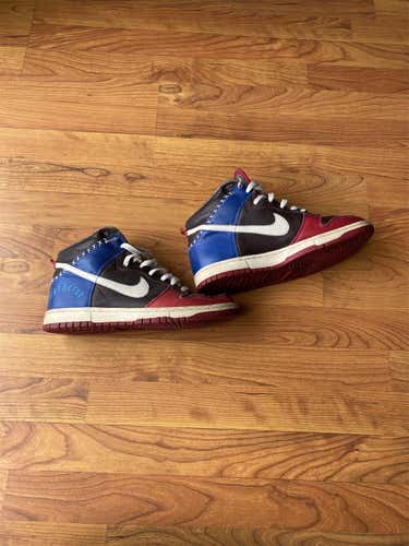 Adult Size 10 (Women's 11) Nike Shoes