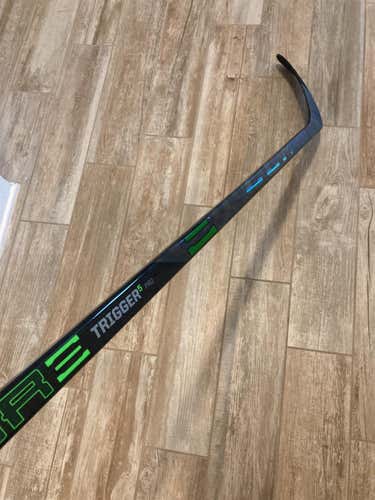 Intermediate Right Handed Ribcor Trigger 5 Pro Hockey Stick