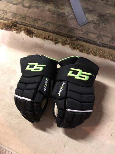 Team Issued Hockey Gloves