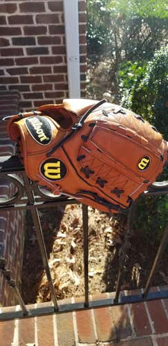 New Wilson Right Handed Pro-Issued A2000 XL Baseball Glove 12.5"