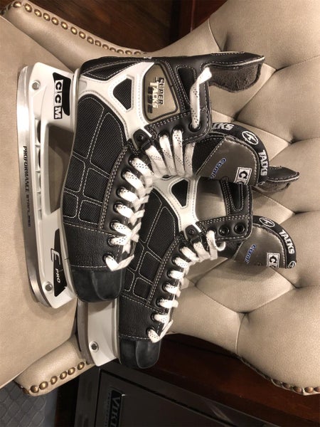 Senior CCM Super Tacks Regular Width Pro Stock Size 7.5 Hockey Skates