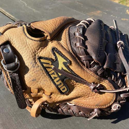Mizuno World Win GXC 75 34" Catcher’s Mitt
