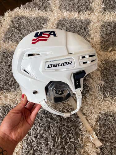 White Used Medium Bauer Re-Akt 75 Helmet