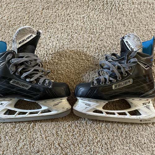 Senior Bauer Nexus 8000 Regular Width  Size 7 Hockey Skates
