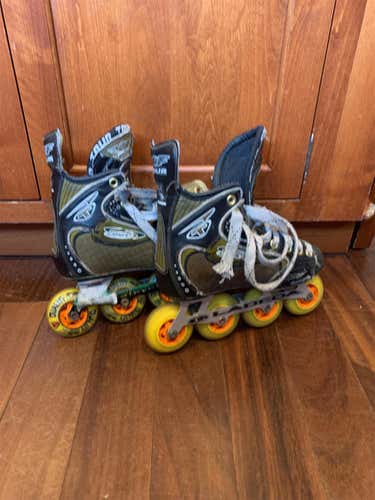 Junior Tour Regular Width Size 4 Inline Skates