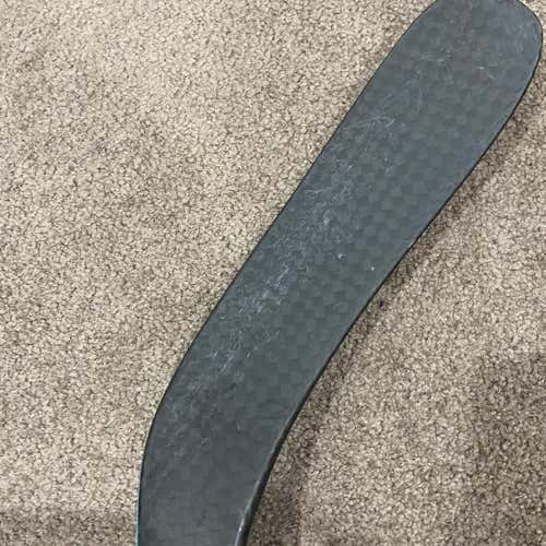 Senior Right Handed Alpha DX Mid Pattern  Hockey Stick