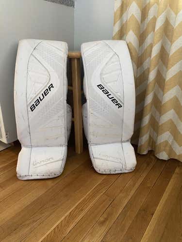 White Used Intermediate 31" Bauer Vapor X900 Goalie Leg Pads